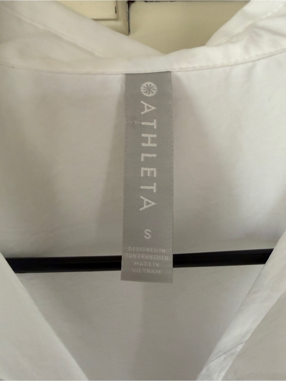 Athleta White Short-Sleeve Button-Down Shirt - Picture 3 of 5